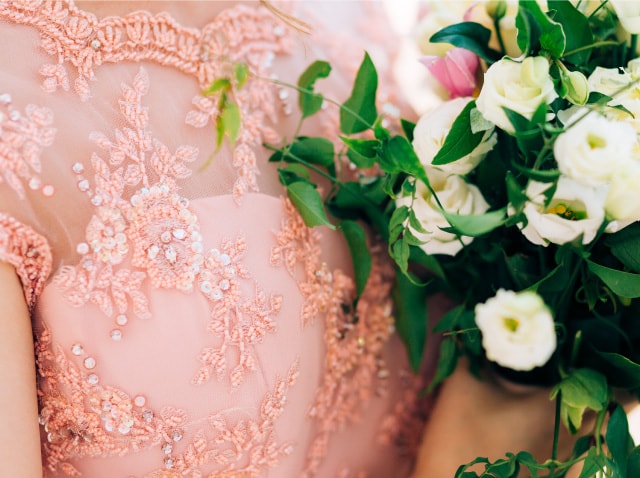 石川県金沢市の結婚式場 バリテラスCoCo金沢ならカラードレスも豊富に取り揃えております