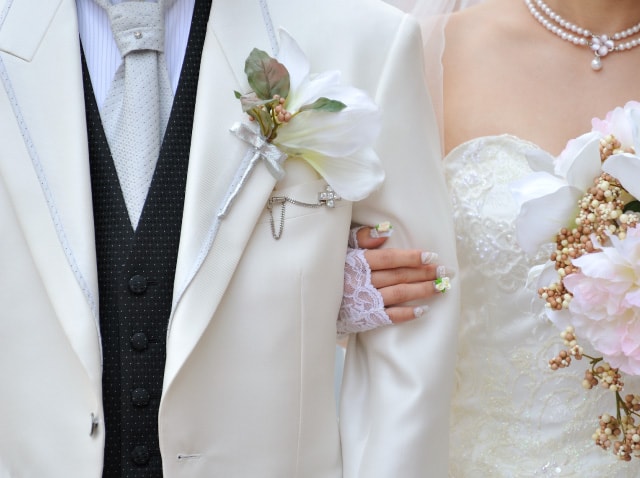 賀県金沢市の結婚式場 バリテラスCoCo金沢なら新郎様のタキシードも多数取り揃えております